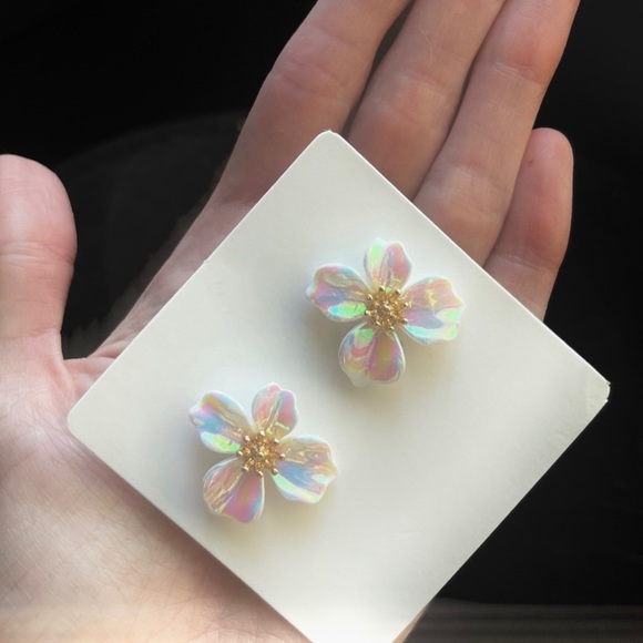 Anthropologie Jewelry - Last! 🆕 Anthro acrylic floral iridescent studs